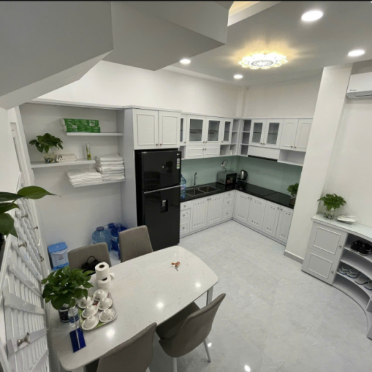 Phòng Tươi Sáng (Bright Room)